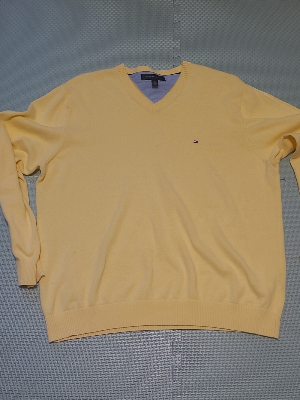 Tommy Hilfiger Men's Pastel Yellow V-Neck Sweater